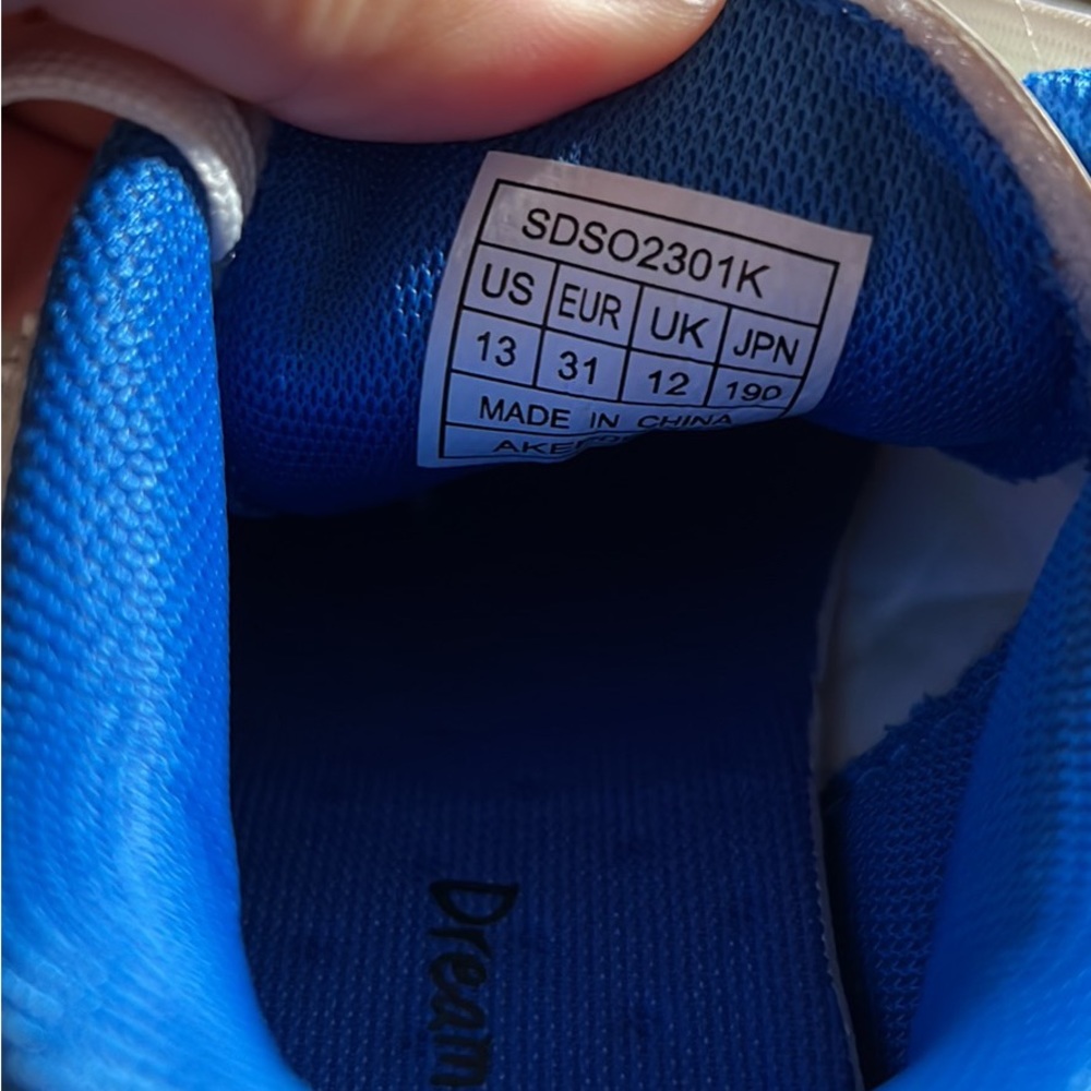 kids soccer shoes